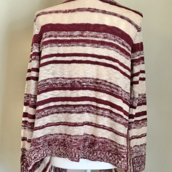 Charlotte Russe Cream/Maroon Cardigan Size M - Picture 5 of 7